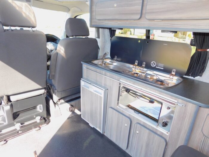 Camper King St. Tropez VW 4 Berth Camper Van 2.0 Tdi High Line with Tailgate and 5 Seatbelts. Only 72,000 miles and 2 previous owners from New. April 2017 17 plate. £35,999 - Image 12