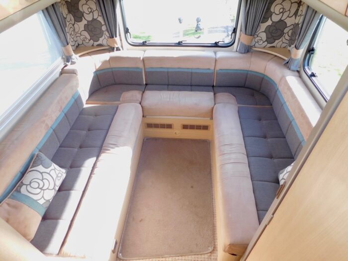 Bessacarr E695 Luxury 4 Berth with 4 x 3 point Seat Belts and 2 x Seating and Dining Areas. Only 7m Long. (Deposit Now Taken) - Image 29