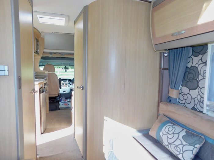 Bessacarr E695 Luxury 4 Berth with 4 x 3 point Seat Belts and 2 x Seating and Dining Areas. Only 7m Long. (Deposit Now Taken) - Image 24