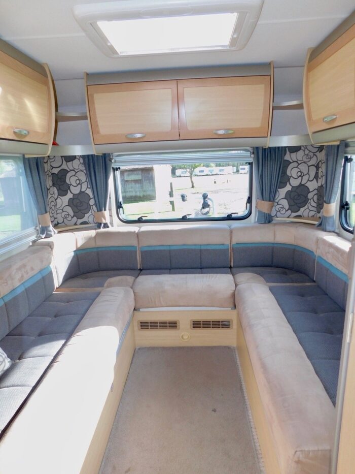 Bessacarr E695 Luxury 4 Berth with 4 x 3 point Seat Belts and 2 x Seating and Dining Areas. Only 7m Long. (Deposit Now Taken) - Image 23