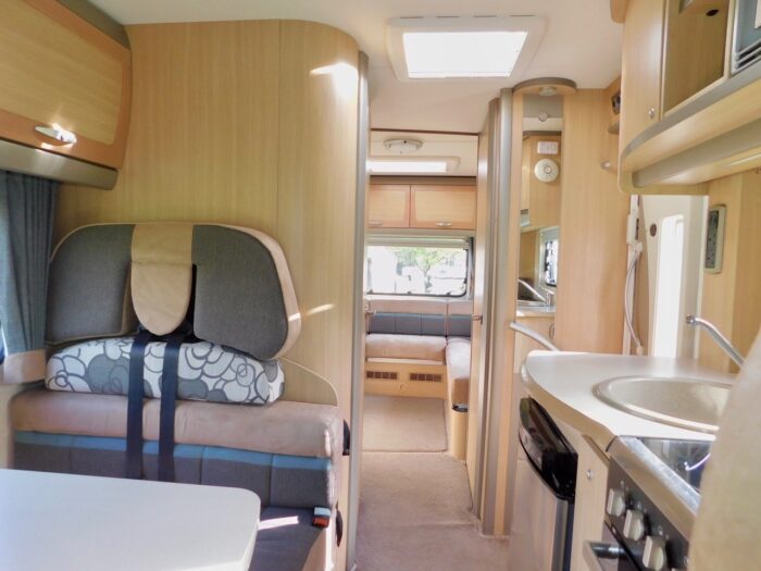 Bessacarr E695 Luxury 4 Berth with 4 x 3 point Seat Belts and 2 x Seating and Dining Areas. Only 7m Long. (Deposit Now Taken) - Image 21