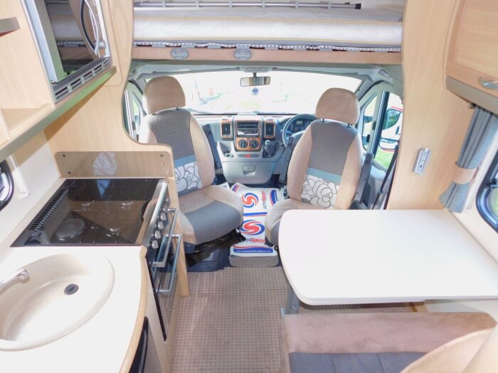 Bessacarr E695 Luxury 4 Berth with 4 x 3 point Seat Belts and 2 x Seating and Dining Areas. Only 7m Long. (Deposit Now Taken) - Image 15