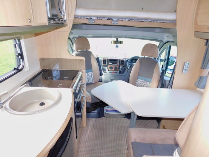 Bessacarr E695 Luxury 4 Berth with 4 x 3 point Seat Belts and 2 x Seating and Dining Areas. Only 7m Long. (Deposit Now Taken) - Image 14