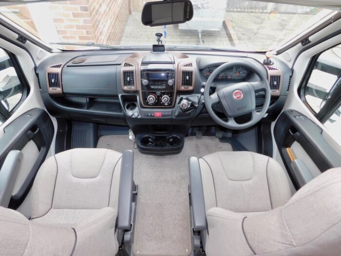 Bessacarr 424 Fiat 2.3 - 2 130 bhp. 4 Berth with 4 x 3 point Seat Belts. Plated Weight 3500 Kgs and Only 5.99m Long and 2.82m High and 2.38m Wide. £47,999 - Image 23