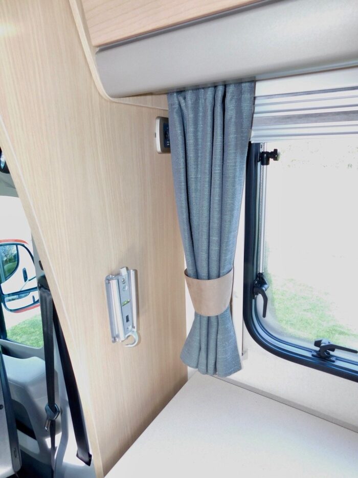Bessacarr E695 Luxury 4 Berth with 4 x 3 point Seat Belts and 2 x Seating and Dining Areas. Only 7m Long. (Deposit Now Taken) - Image 13