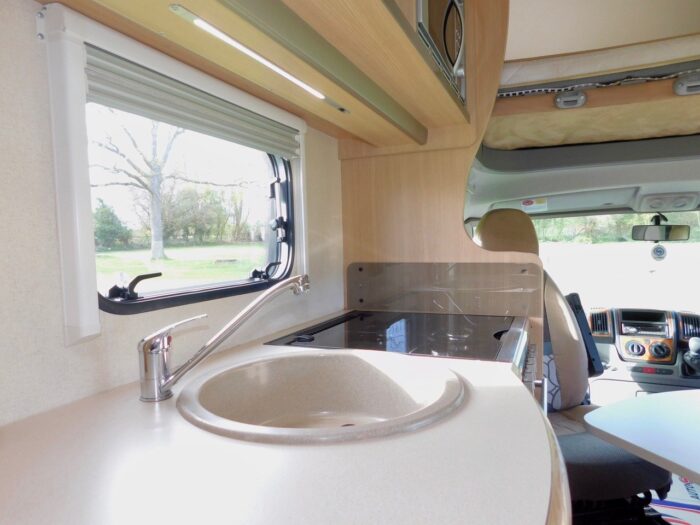 Bessacarr E695 Luxury 4 Berth with 4 x 3 point Seat Belts and 2 x Seating and Dining Areas. Only 7m Long. (Deposit Now Taken) - Image 12