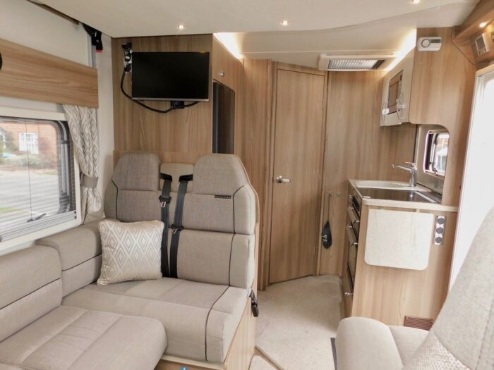 Bessacarr 424 Fiat 2.3 - 2 130 bhp. 4 Berth with 4 x 3 point Seat Belts. Plated Weight 3500 Kgs and Only 5.99m Long and 2.82m High and 2.38m Wide. £47,999 - Image 21