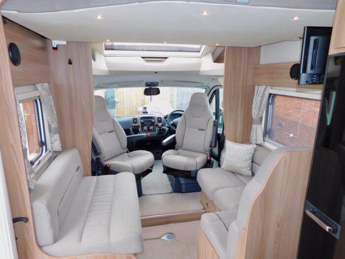 Bessacarr 424 Fiat 2.3 - 2 130 bhp. 4 Berth with 4 x 3 point Seat Belts. Plated Weight 3500 Kgs and Only 5.99m Long and 2.82m High and 2.38m Wide. £47,999 - Image 18