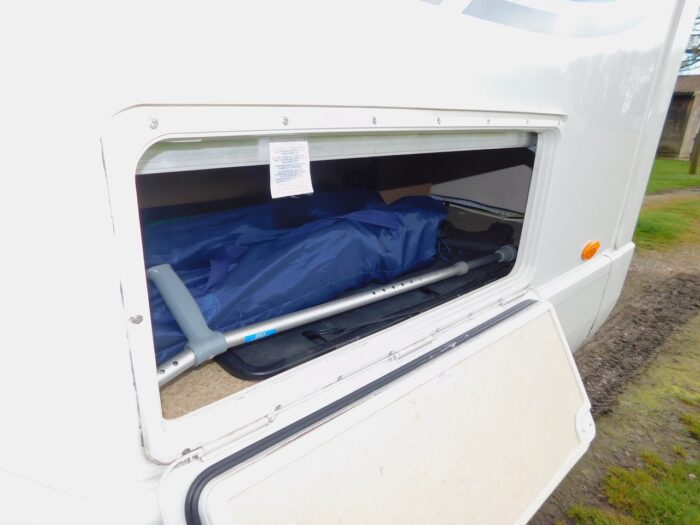 Bessacarr E695 Luxury 4 Berth with 4 x 3 point Seat Belts and 2 x Seating and Dining Areas. Only 7m Long. (Deposit Now Taken) - Image 2