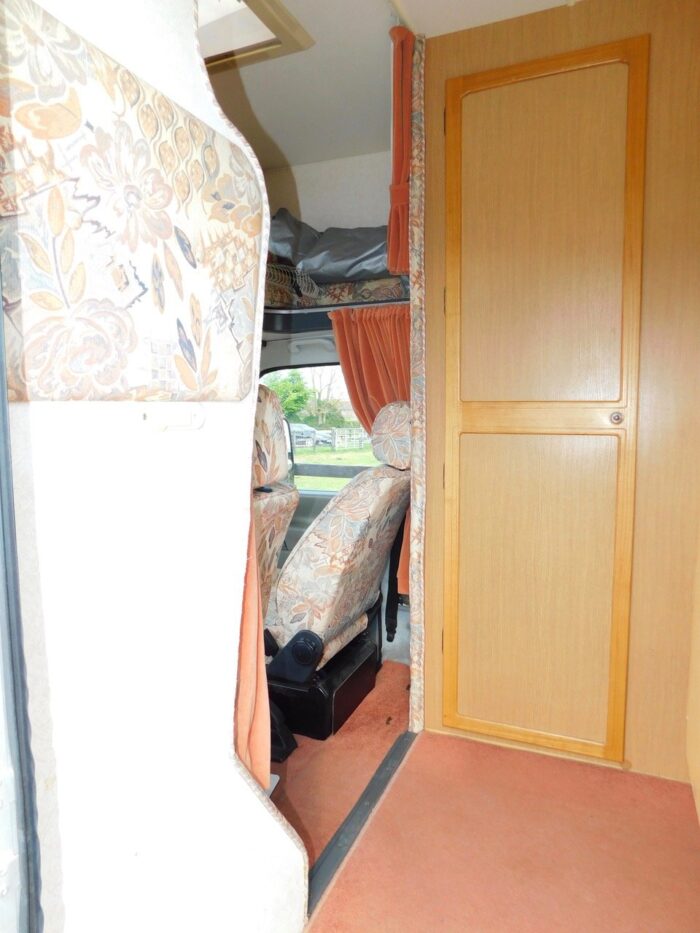 VW 2.4 diesel Compass Navigator 310 RL 4 Berth with Rear Lounge. £22,999 Extensively Refurbished - Image 19