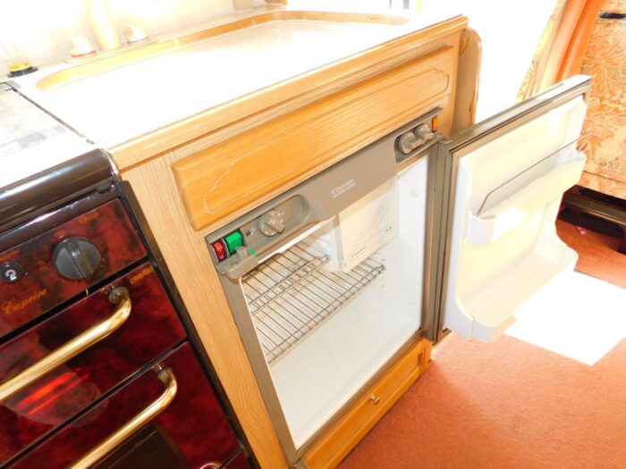 VW 2.4 diesel Compass Navigator 310 RL 4 Berth with Rear Lounge. £22,999 Extensively Refurbished - Image 15