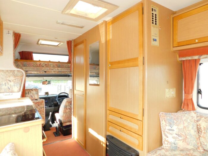 VW 2.4 diesel Compass Navigator 310 RL 4 Berth with Rear Lounge. £22,999 Extensively Refurbished - Image 8