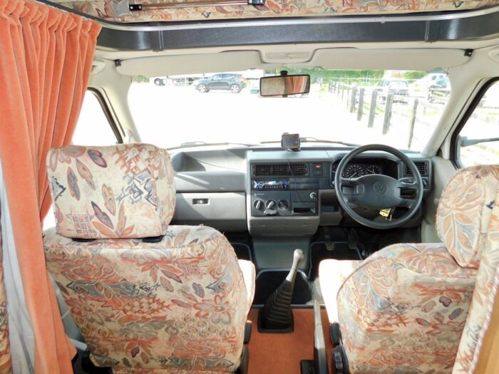 VW 2.4 diesel Compass Navigator 310 RL 4 Berth with Rear Lounge. £22,999 Extensively Refurbished - Image 5