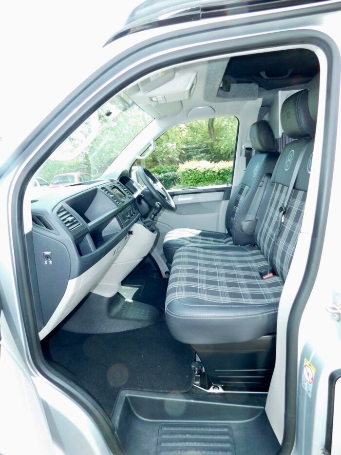 VW Short Wheelbase Pop Top 4 berth Campervan 2017 with Air Conditioning and Low Mileage £41,999 - Image 17