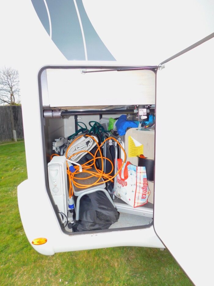 Chausson Flash 514 with VIP pack. 4 BERTH. Ford 2.0 Tdci 130 Bhp economical engine with 6 Speed Gearbox £44,999 - Image 13