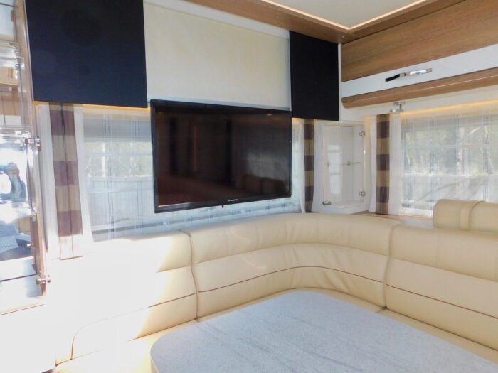 Dethleffs Grand AlpaI 7820-2 Fiat 2.3 AUTOMATIC Super Luxury A Class. November 2018 68 Plate with Only 5,900 miles from New. 2 to 4 Berth with 4 x 3 point Seat Belts. £129,999 - Image 13