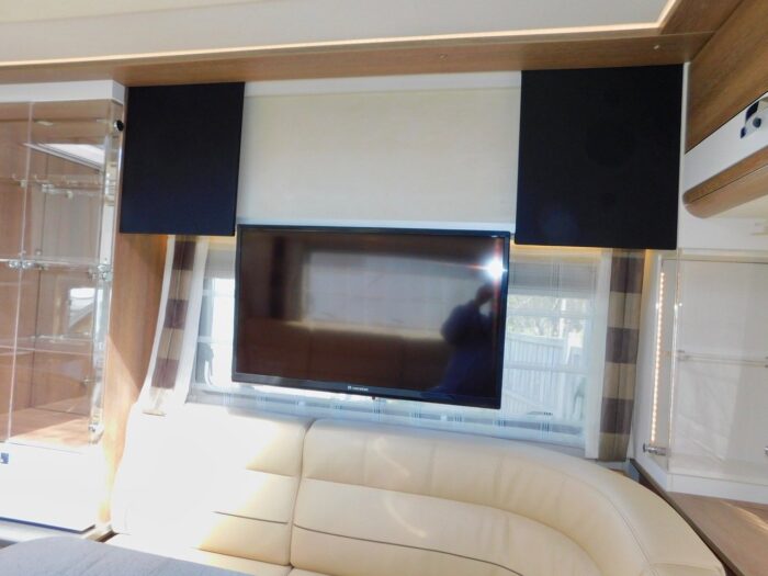Dethleffs Grand AlpaI 7820-2 Fiat 2.3 AUTOMATIC Super Luxury A Class. November 2018 68 Plate with Only 5,900 miles from New. 2 to 4 Berth with 4 x 3 point Seat Belts. £129,999 - Image 12