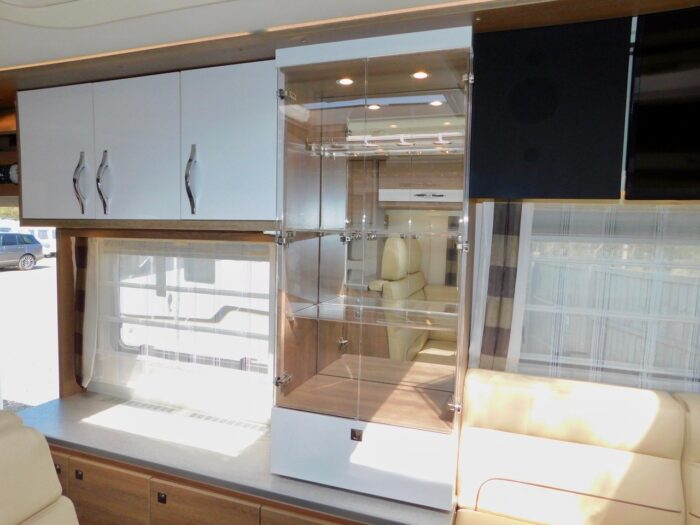 Dethleffs Grand AlpaI 7820-2 Fiat 2.3 AUTOMATIC Super Luxury A Class. November 2018 68 Plate with Only 5,900 miles from New. 2 to 4 Berth with 4 x 3 point Seat Belts. £129,999 - Image 5