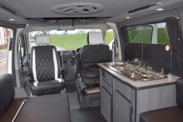 VW T5 1.9d Pop Top with REAR LOUNGE and 2 Plus 2 Sleeping. February 2008. £17,999 - Image 18