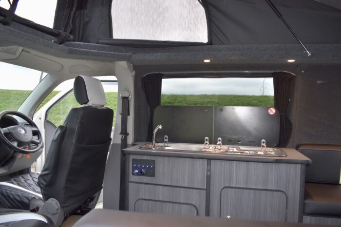 VW T5 1.9d Pop Top with REAR LOUNGE and 2 Plus 2 Sleeping. February 2008. £17,999 - Image 15