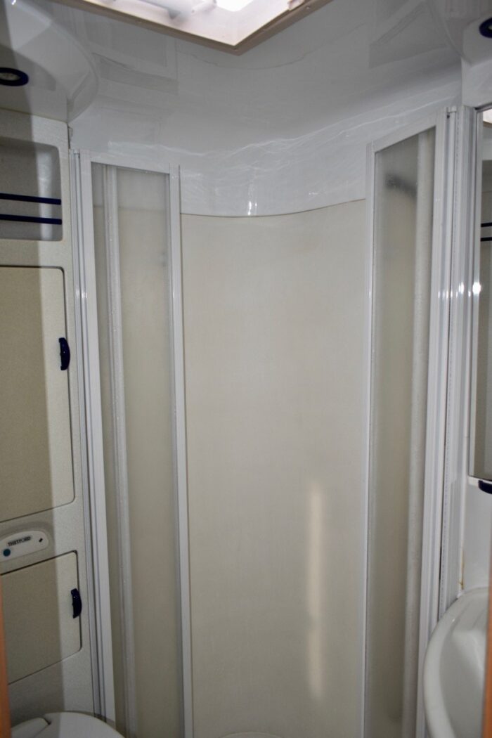 Hymer Starline 640 LHD 5 Berth A Class Motorhome with Only 73,000 miles from New £23,999 - Image 9