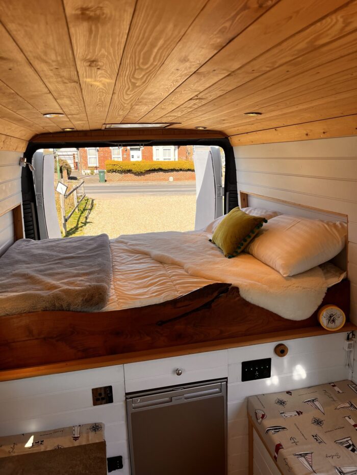 Professionally Hand Crafted 2 Berth Camper Conversion CITROEN RELAY 35 L3H2 2.2 HDI with Only 55,000 miles from New £34,999 - Image 6